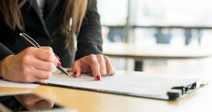 El informe de inhibición es una herramienta fundamental para una transacción inmobiliaria transparente