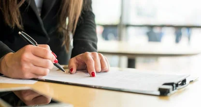 El informe de inhibición es una herramienta fundamental para una transacción inmobiliaria transparente